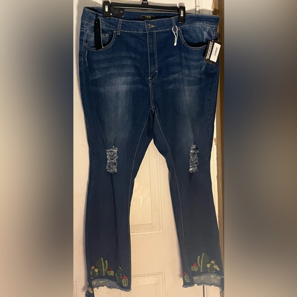 NWT Embroidered cactus jeans size 22 women flare Junk in the trunk boutique